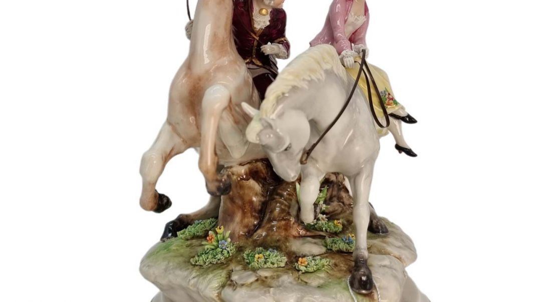 ⁣Статуэтка "Кавалер и дама на конной прогулке", фарфор, Италия
